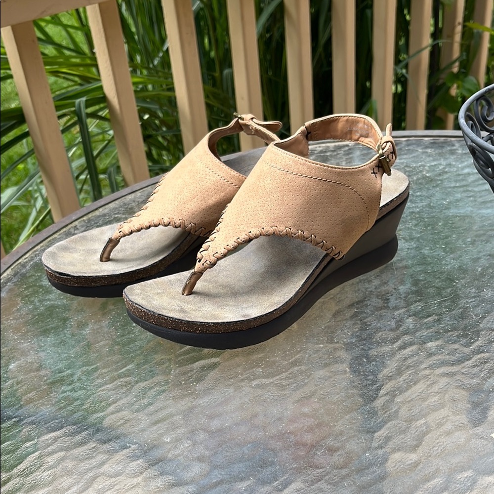 Women's Tan Wedge Sandals